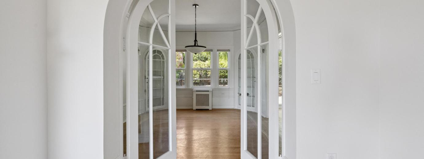 624-1 Dining Room Entry